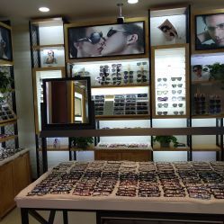 新視界眼鏡店（百聯徐匯店） 專業配鏡，點亮清晰視界